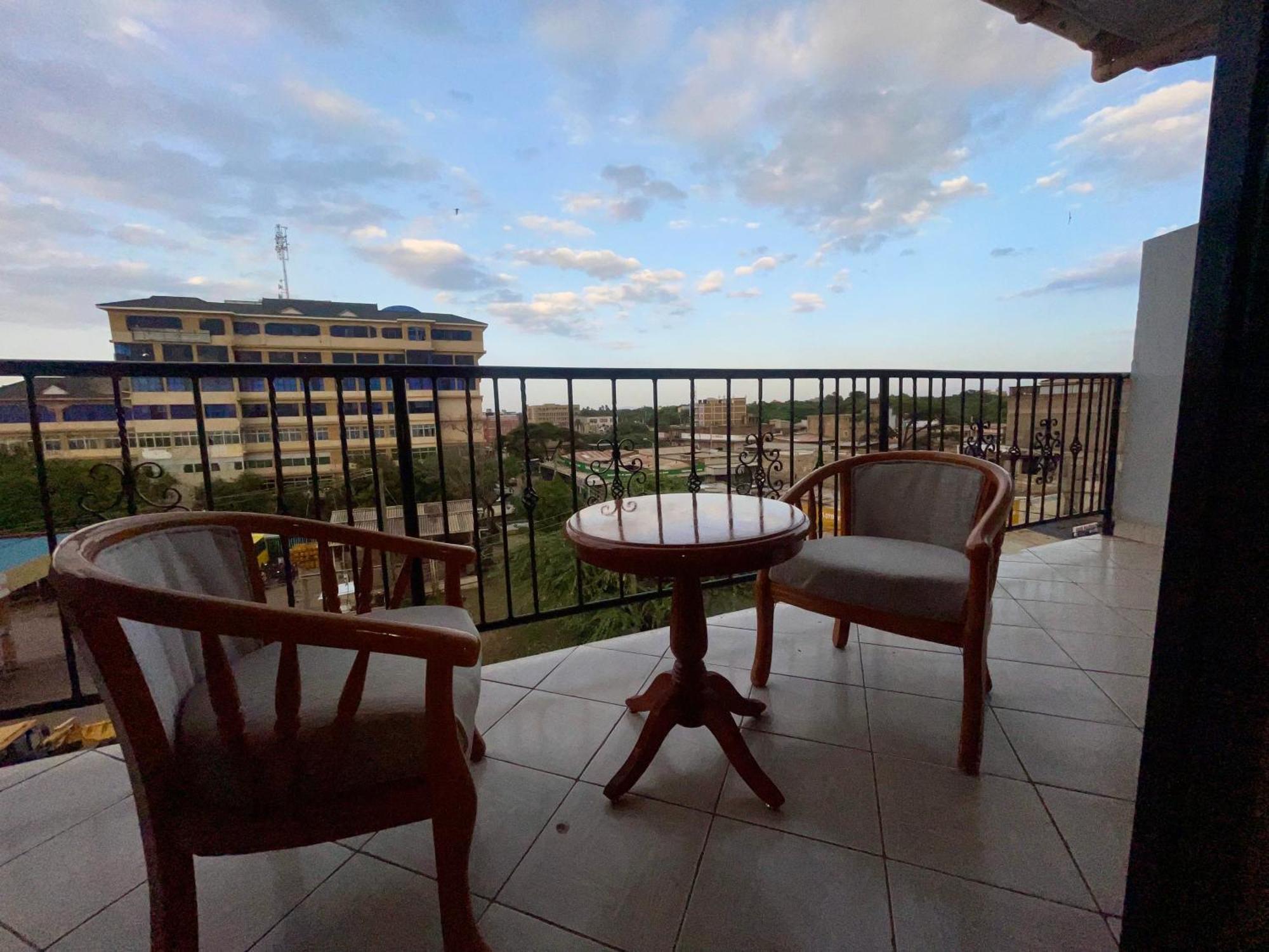 Iman Hotel Isiolo Exterior foto
