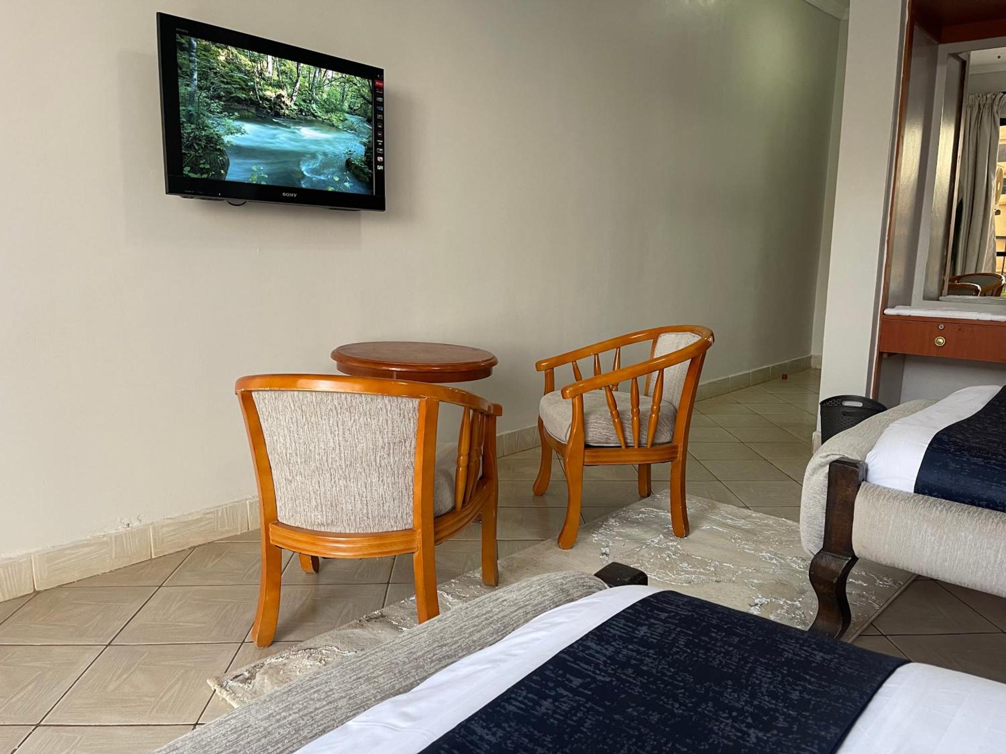Iman Hotel Isiolo Exterior foto