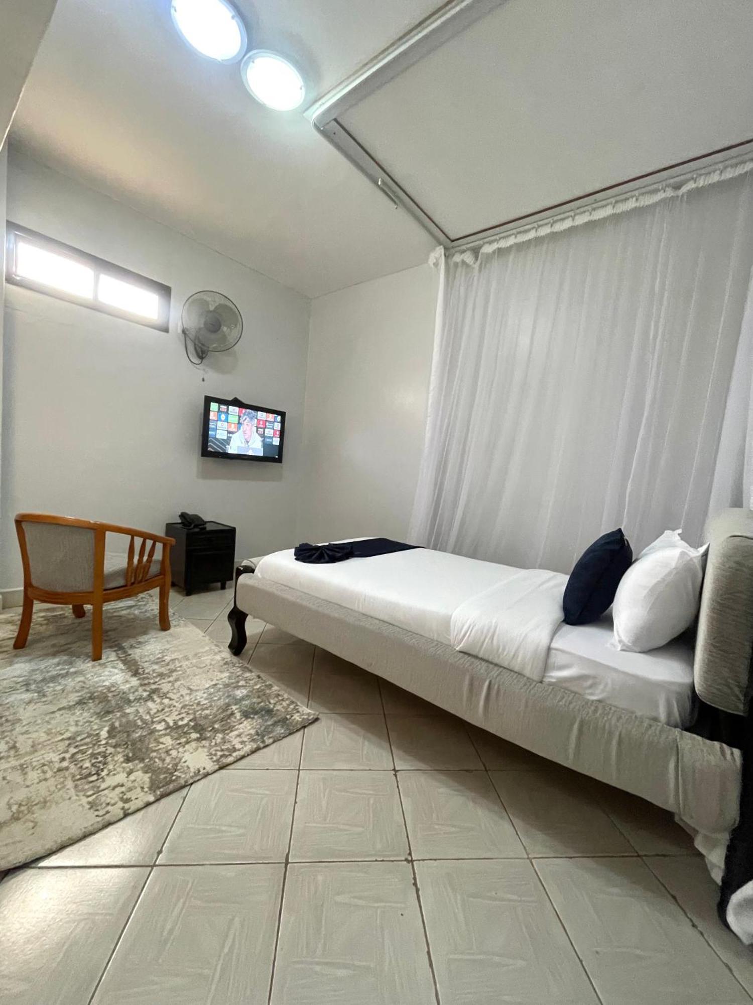 Iman Hotel Isiolo Exterior foto