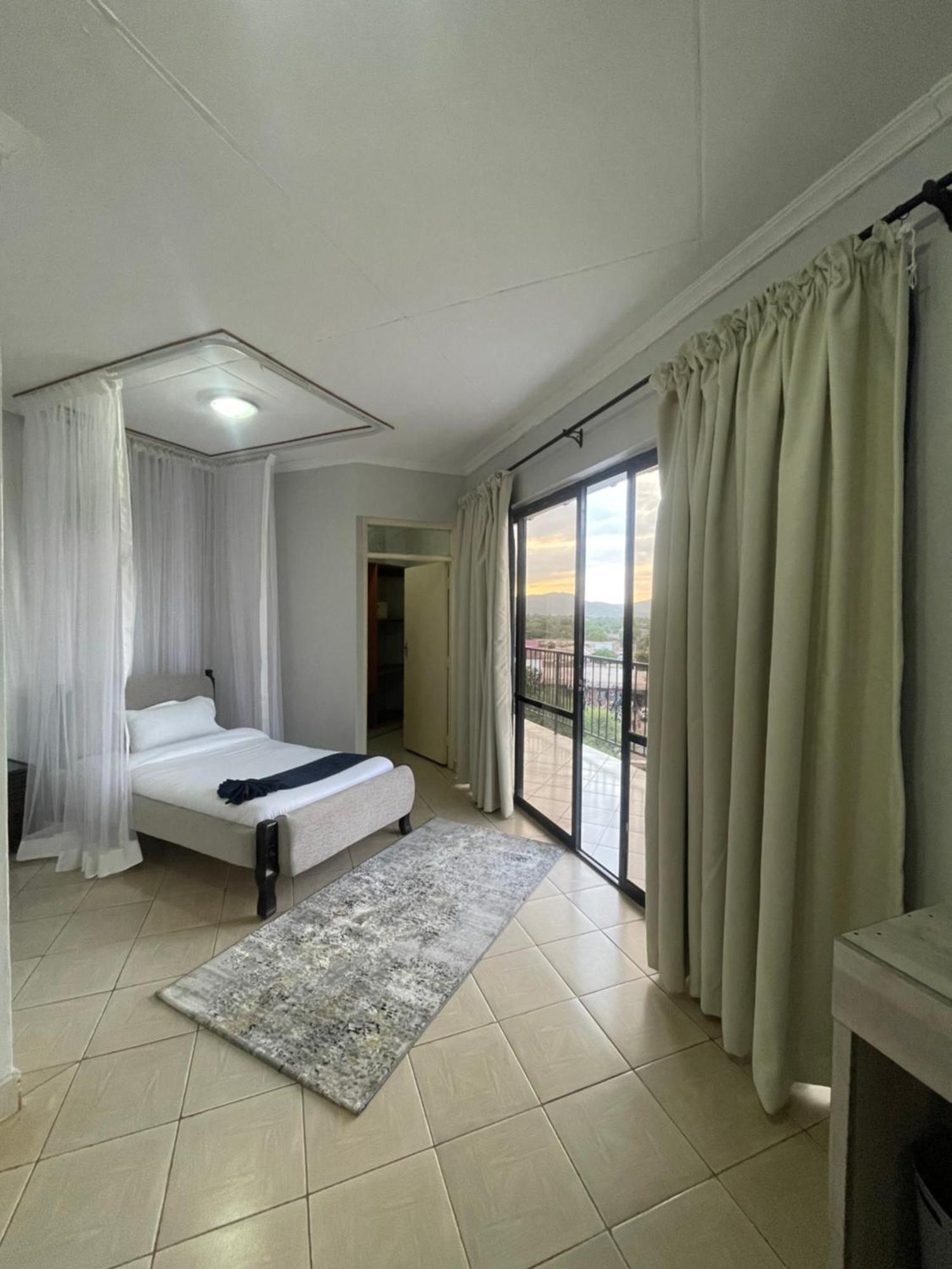 Iman Hotel Isiolo Exterior foto